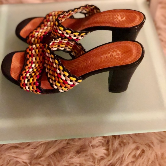 CHIC MIHARA Woven Multi-colored Sandals - Picture 4 of 6